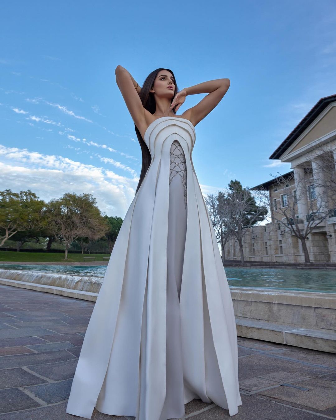 مه لقا جابری در لباس برج آزادی ژیلا صابری