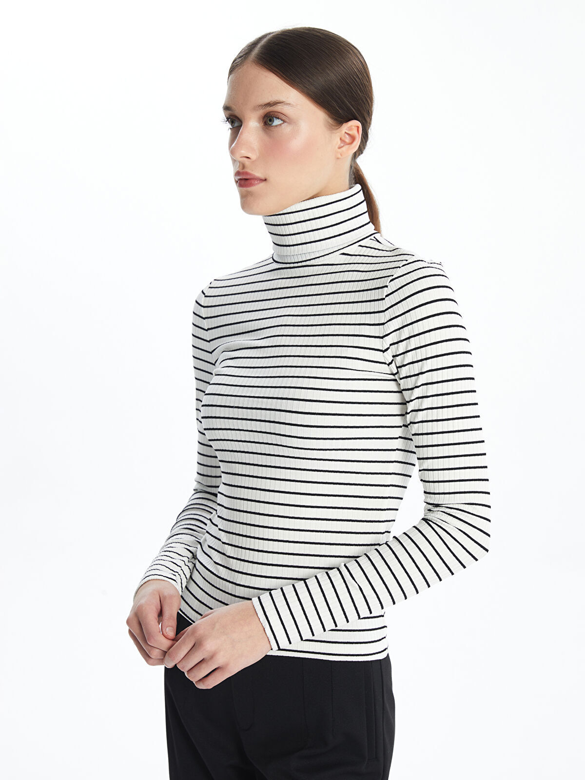 پلیور یقه اسکی زنانه ال سی وایکیکی مدل W45105Z8